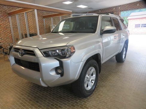 Used 2022 Toyota 4Runner SR5 AWD/4WD image 1
