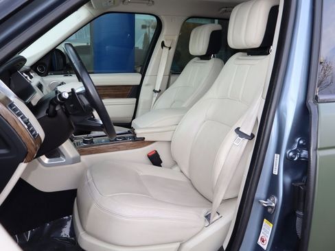 Used 2019 Land Rover Range Rover HSE image 8