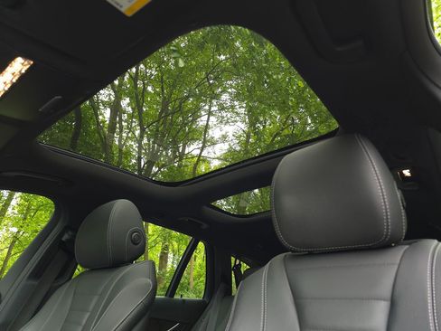 Used 2019 Mercedes-Benz E 450 4MATIC Wagon w/ Premium Package image 57