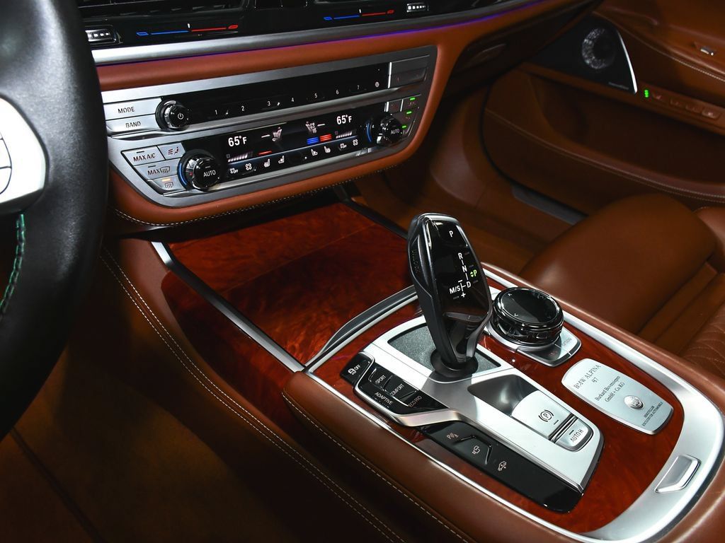 Used 2022 BMW ALPINA B7 xDrive w/ Luxury Rear Seating Package AWD/4WD image 60