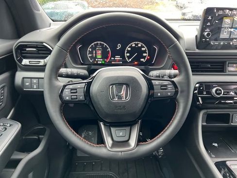 New 2025 Honda Pilot TrailSport image 19