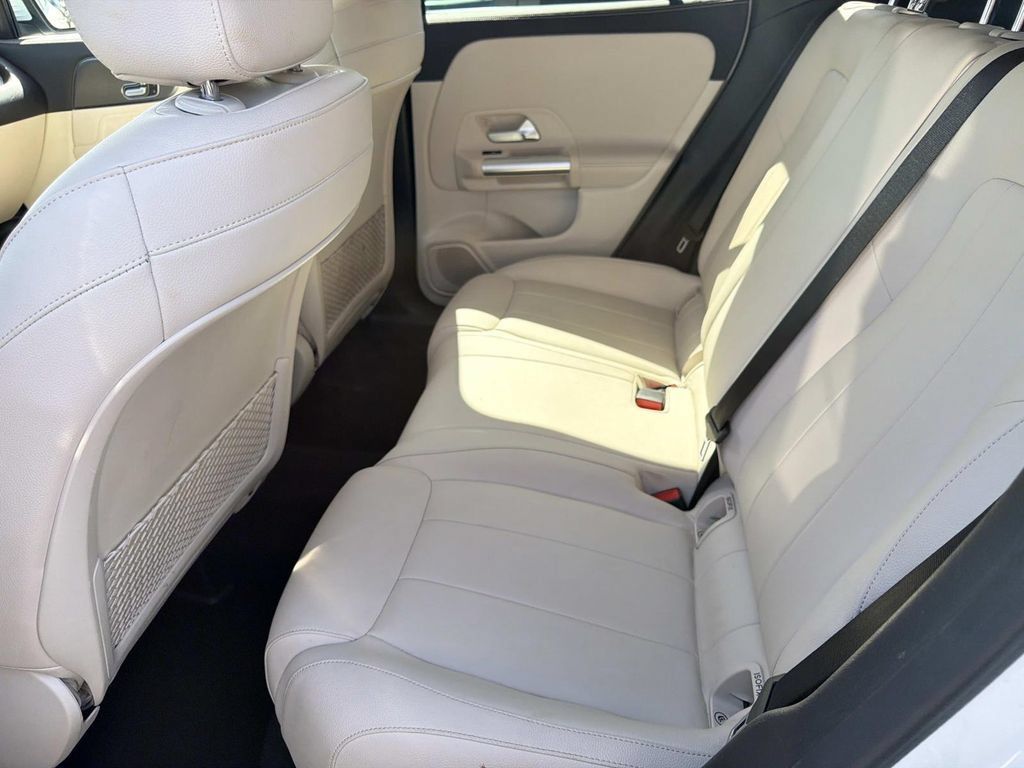 Used 2021 Mercedes-Benz GLA 250 w/ Premium Package image 14