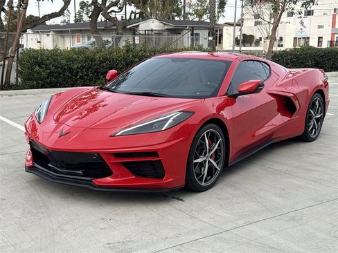 Used 2021 Chevrolet Corvette Stingray w/ Engine Appearance Package image 7