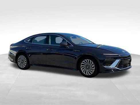 New 2025 Hyundai Sonata Limited image 10