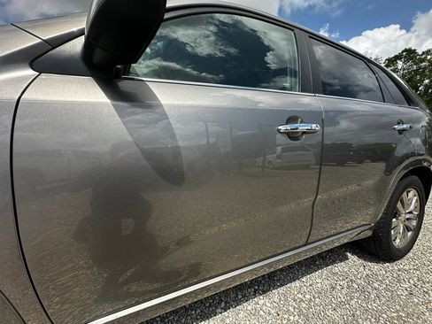 Used 2012 Kia Sorento SX FWD image 13