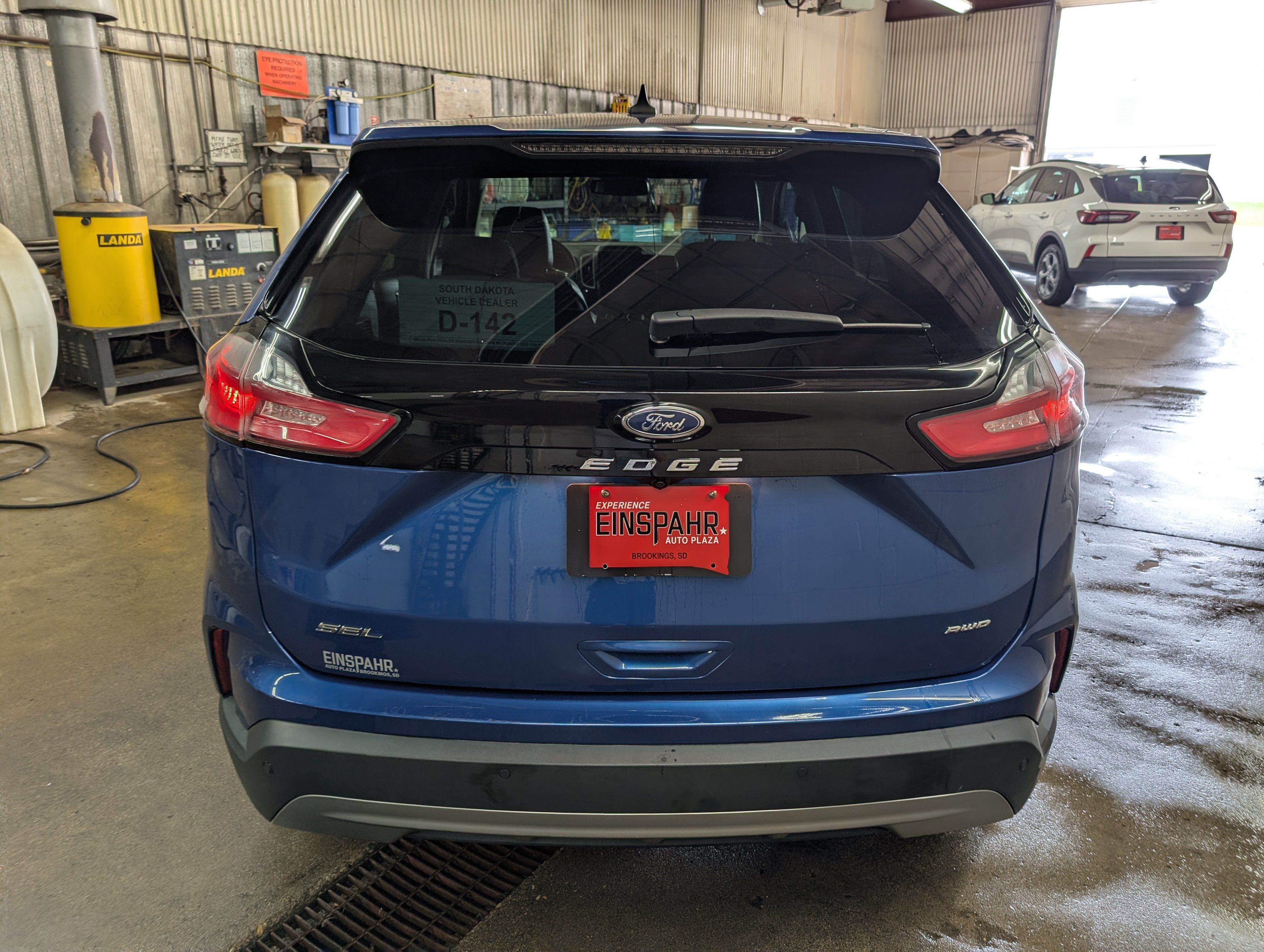 Used 2024 Ford Edge SEL AWD/4WD image 14