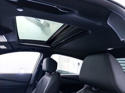Used 2023 Honda Accord Sport image 2