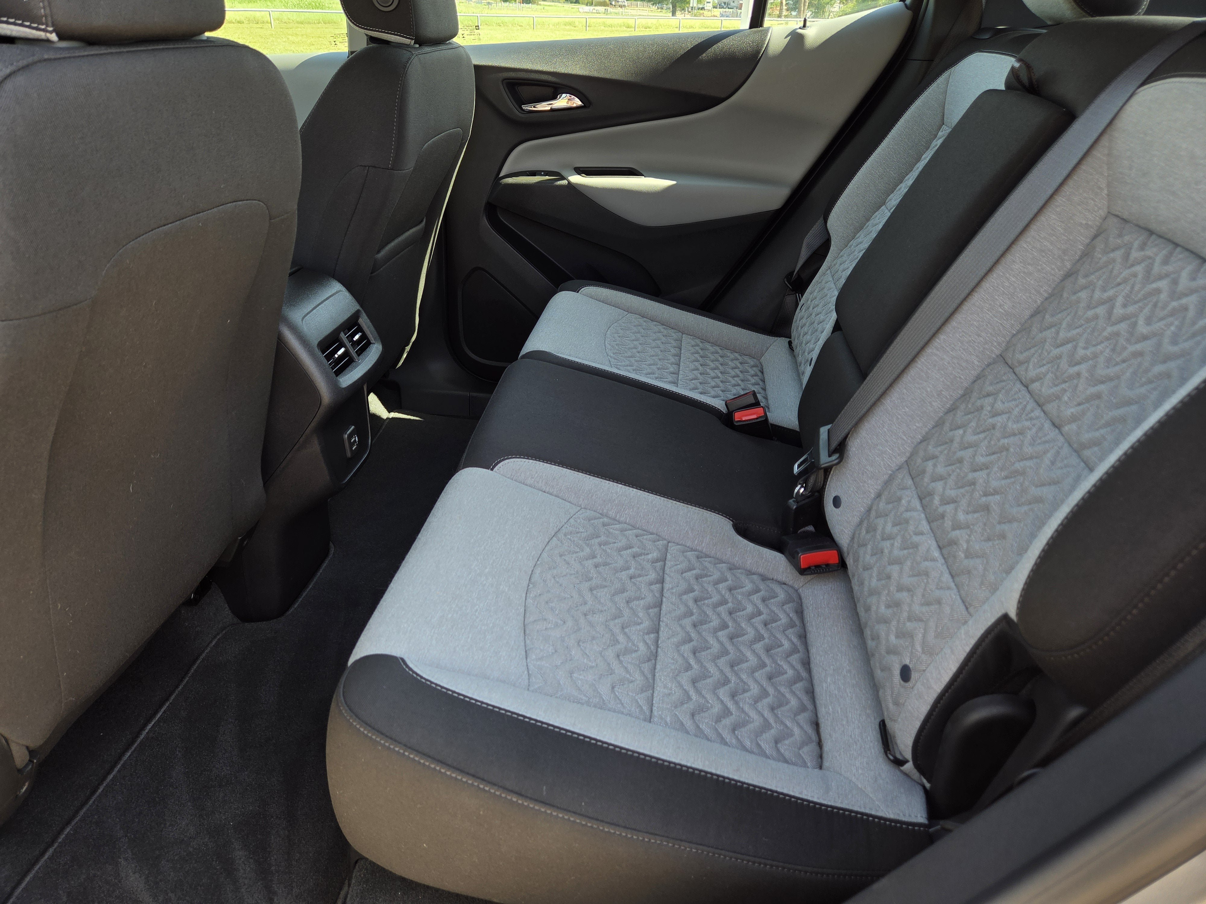 Used 2024 Chevrolet Equinox LS w/ Driver Confidence II Package FWD image 27