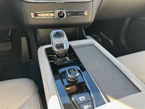 New 2026 Volvo XC90 B6 Plus w/ Protection Package Premier image 14