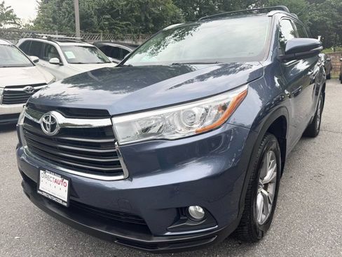 Used 2015 Toyota Highlander XLE AWD/4WD image 3