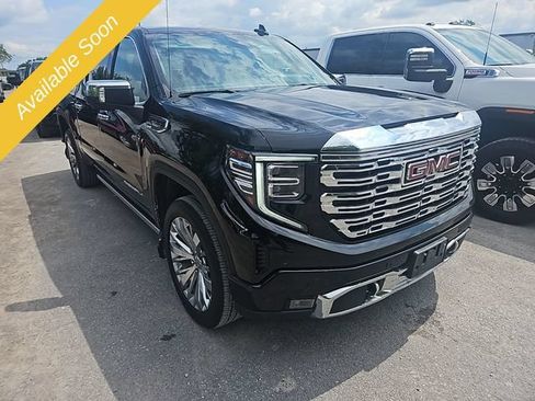 Used 2023 GMC Sierra 1500 Denali w/ Technology Package AWD/4WD image 5