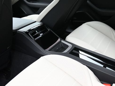 Certified 2025 Porsche Panamera image 20