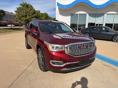 Used 2017 GMC Acadia Denali w/ Technology Package image 2