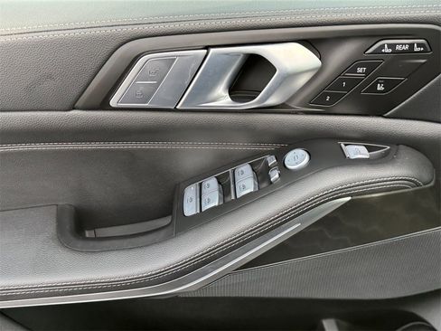 Used 2021 BMW X7 xDrive40i w/ Cold Weather Package image 8