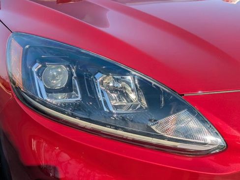 Used 2021 Ford Escape SE w/ Convenience Package image 9