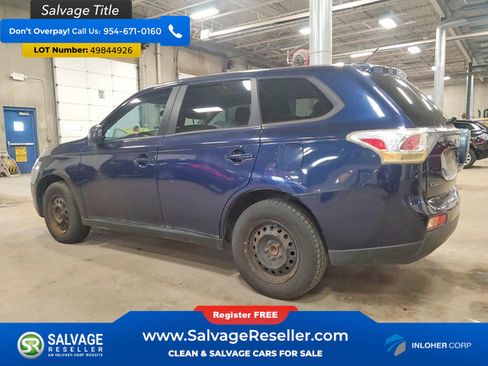 Used 2014 Mitsubishi Outlander ES image 3
