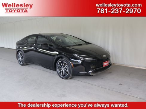 Used 2024 Toyota Prius Limited w/ Limited Premium Package AWD/4WD image 1