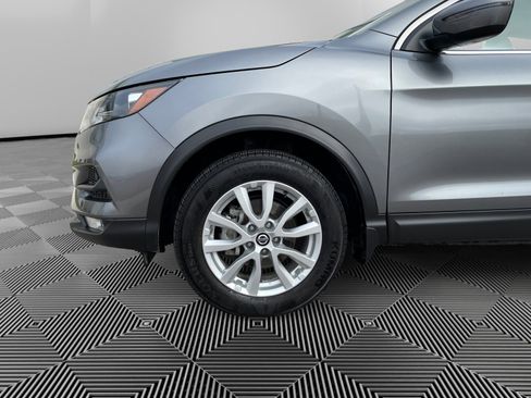 Used 2021 Nissan Rogue Sport SV image 17