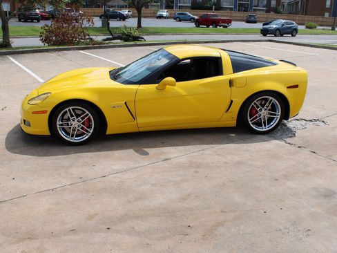 Used 2007 Chevrolet Corvette Z06 w/ Preferred Equipment Group RWD image 27
