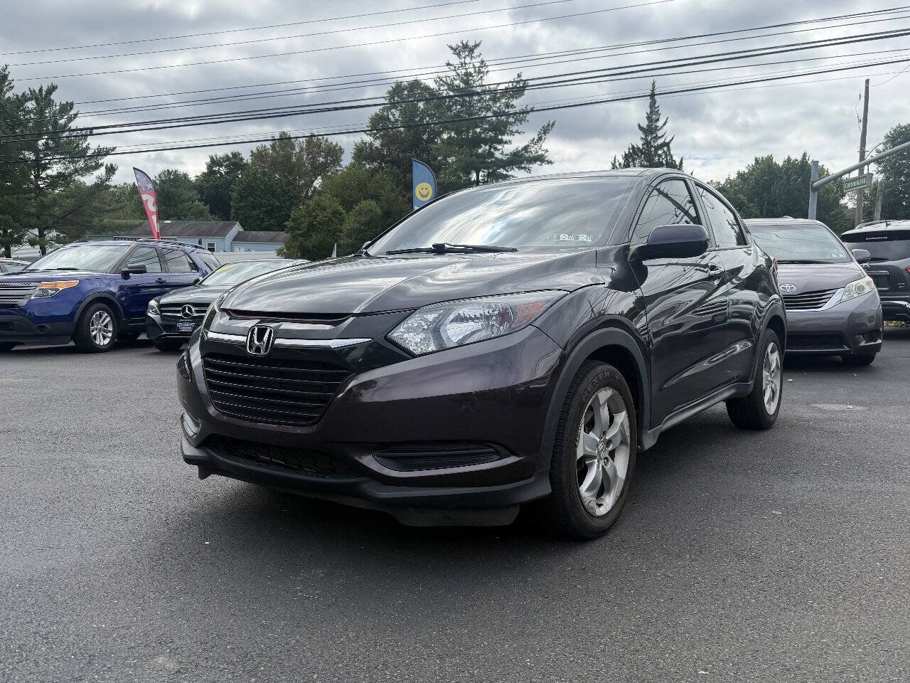 Used 2017 Honda HR-V LX image 4