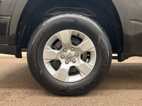 Used 2025 RAM 1500 Big Horn image 27