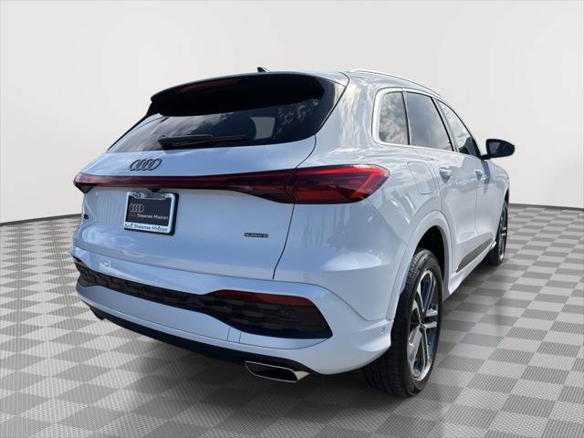 Used 2025 Audi Q5 Premium Plus w/ Premium Plus AWD/4WD image 5