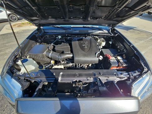 Used 2019 Toyota Tacoma SR5 RWD image 28