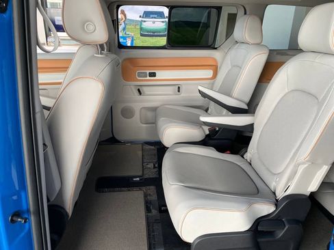 New 2025 Volkswagen ID. Buzz 1st Edition image 22