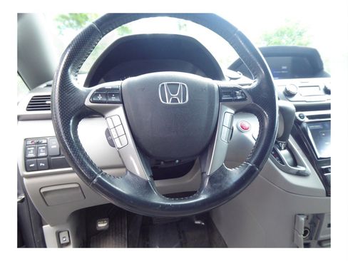 Used 2016 Honda Odyssey Touring Elite image 15