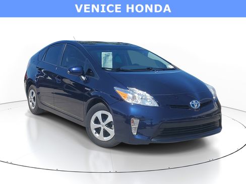 Used 2014 Toyota Prius Four FWD image 1