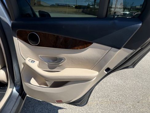 Used 2018 Mercedes-Benz GLC 300 4MATIC image 25