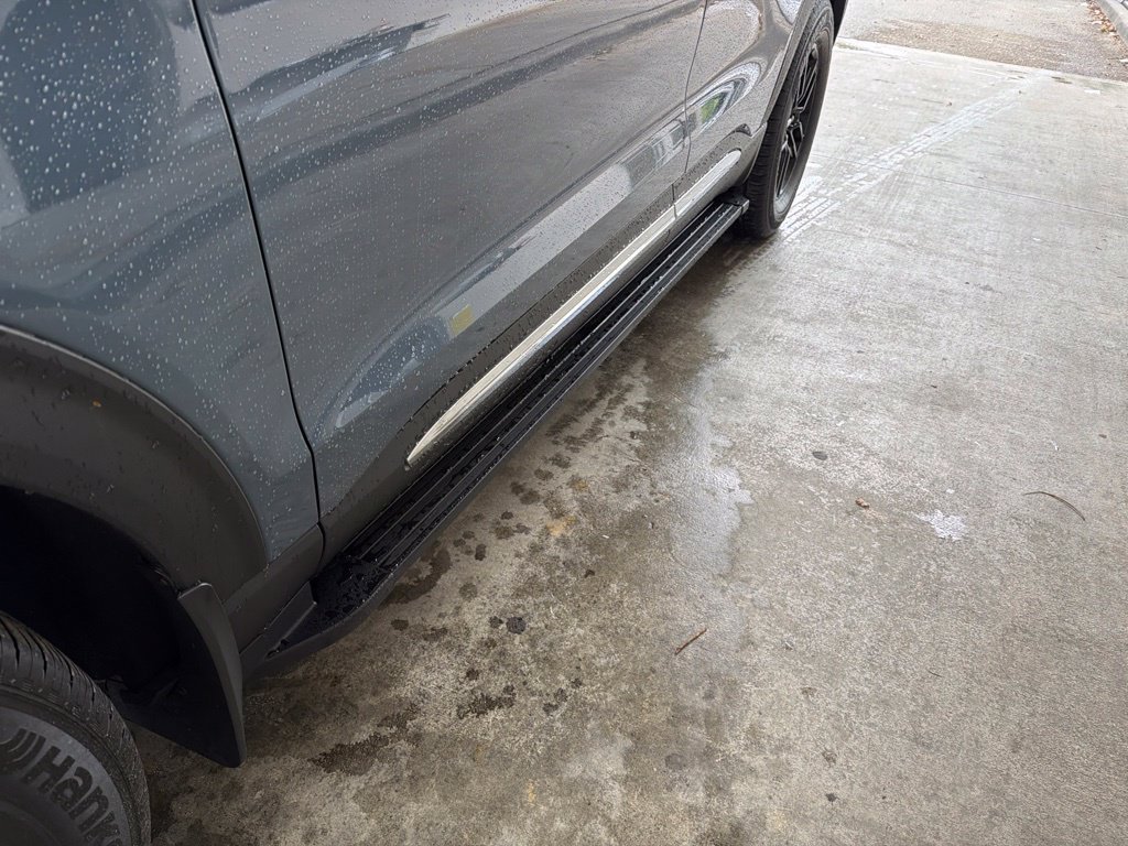 Used 2025 Ford Explorer Active RWD image 15