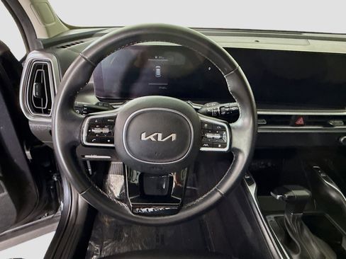 Used 2024 Kia Sorento S w/ Panoramic Sunroof Package image 13