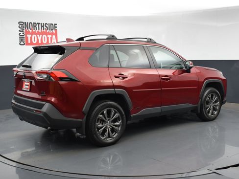 Used 2023 Toyota RAV4 XLE Premium image 4