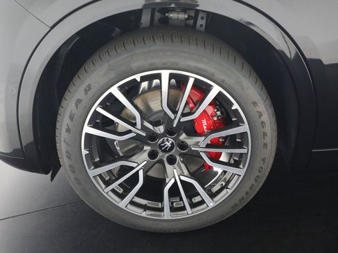 New 2025 Maserati Grecale GT image 24