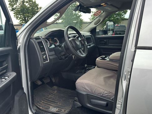 Used 2018 RAM 2500 Tradesman w/ Chrome Appearance Group AWD/4WD image 10