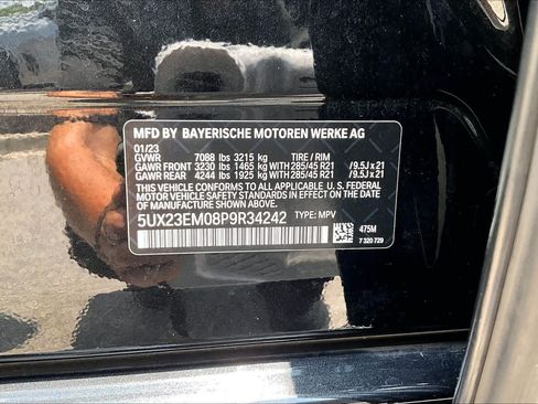 Used 2023 BMW X7 xDrive40i w/ M Sport Package AWD/4WD image 39