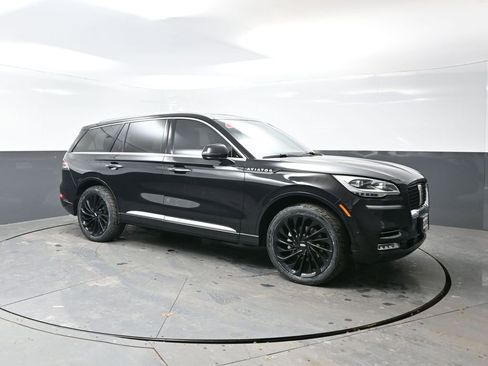 Used 2022 Lincoln Aviator Reserve w/ Equipment Group 201A image 5