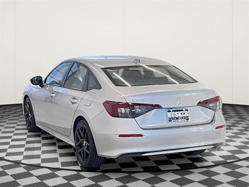 Used 2025 Honda Civic Sport image 5