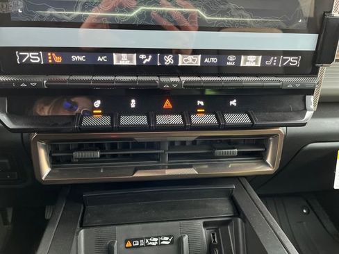 New 2025 GMC Hummer EV 3X w/ LPO, Dark Essentials Package image 15