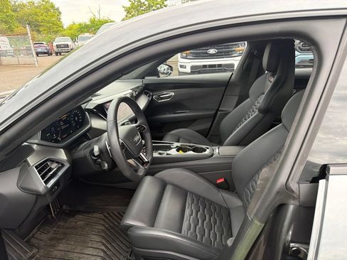 Used 2023 Audi RS e-tron GT w/ Carbon Performance Package AWD/4WD image 11