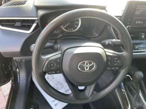 Used 2022 Toyota Corolla LE image 10