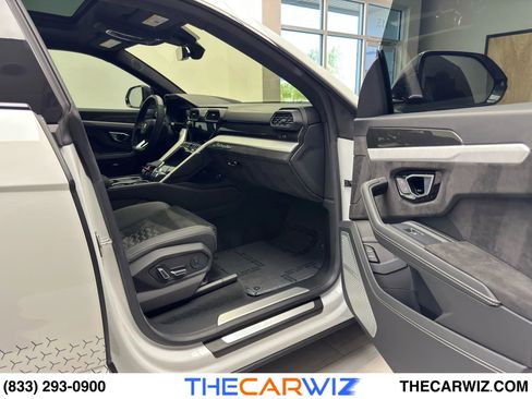 Used 2020 Lamborghini Urus image 99