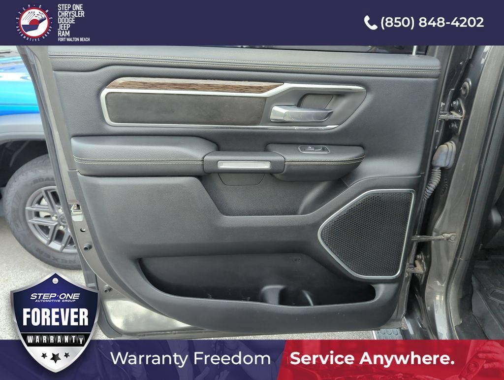 Used 2019 RAM 1500 Laramie AWD/4WD image 27