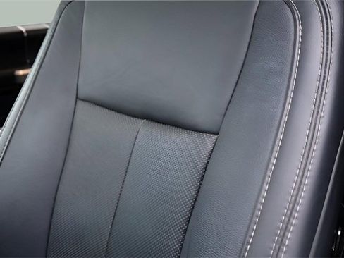 Used 2019 Ford F150 Lariat w/ Equipment Group 502A Luxury image 13