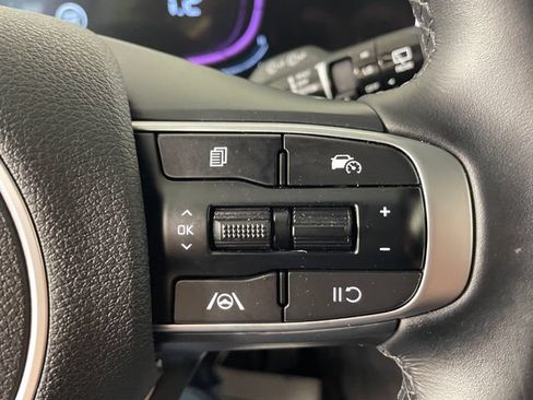 Certified 2025 Kia Sportage X-Line w/ Premium Package AWD/4WD image 13