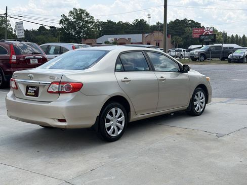 Used 2012 Toyota Corolla LE FWD image 3