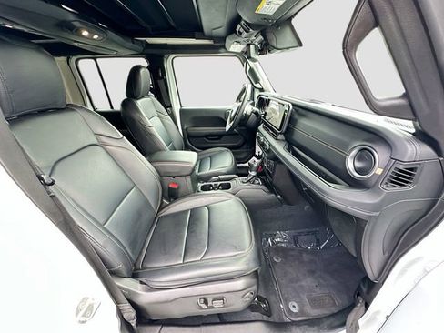 Used 2024 Jeep Wrangler Sahara w/ Technology Group image 28