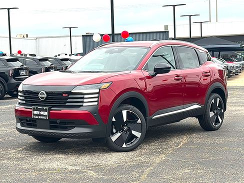 New 2026 Nissan Kicks SR FWD image 2