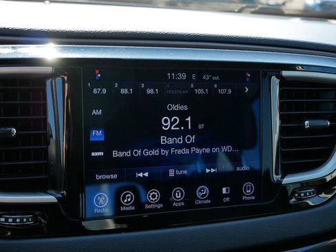 Used 2017 Chrysler Pacifica Touring image 24